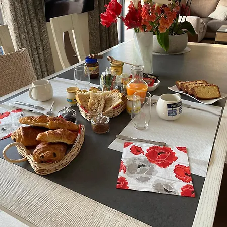 Au Pre Des Chants Gæstehus
