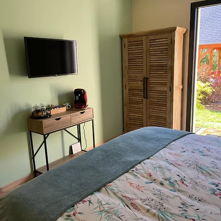 Au Pre Des Chants Gæstehus 3*
